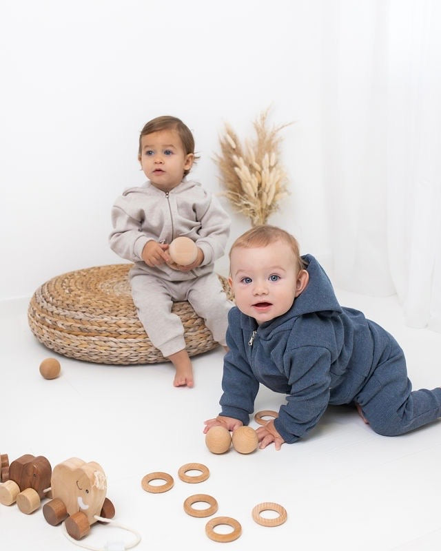 Dolgo nosljiva jopica z medo ušeski (več barv)