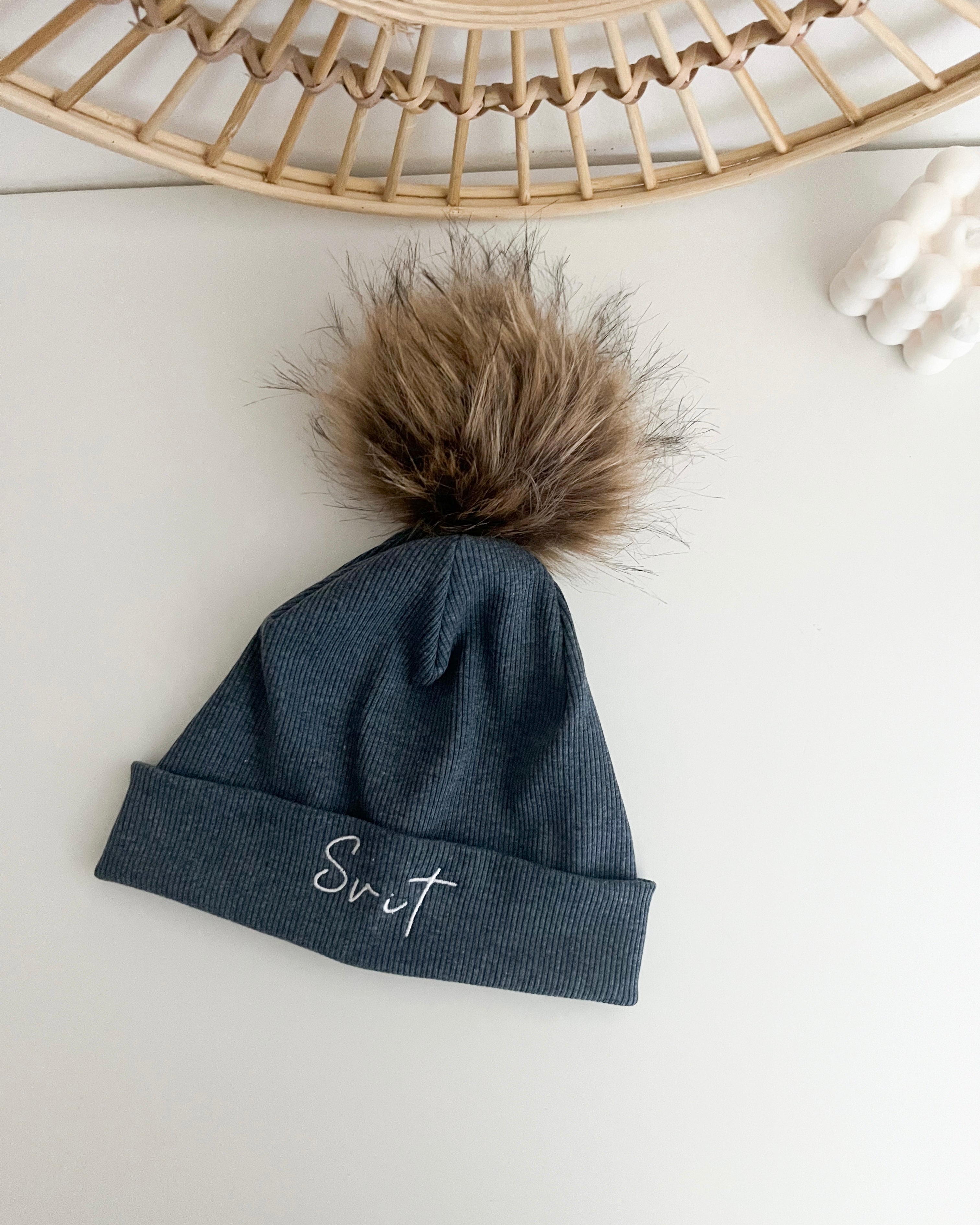 Otroška kapa s cofom - melange beige/navy