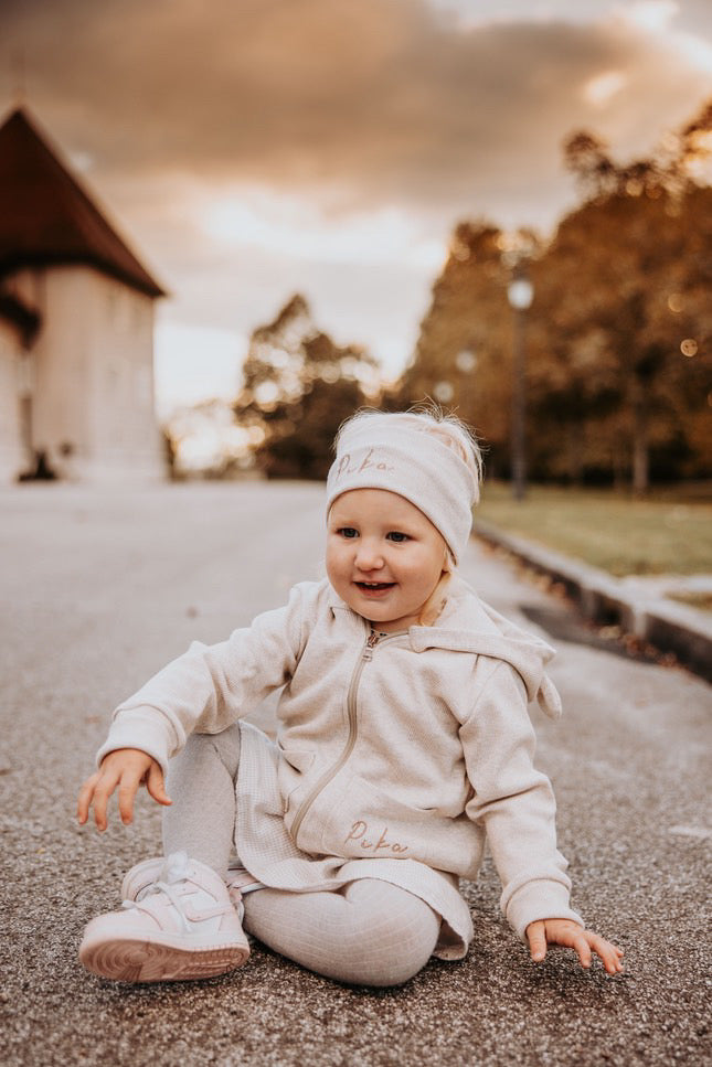 Dolgo nosljiva jopica z medo ušeski (več barv)