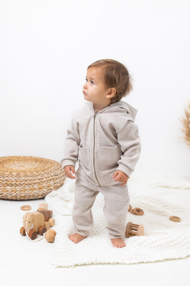 Dolgo nosljiva jopica z medo ušeski (več barv)