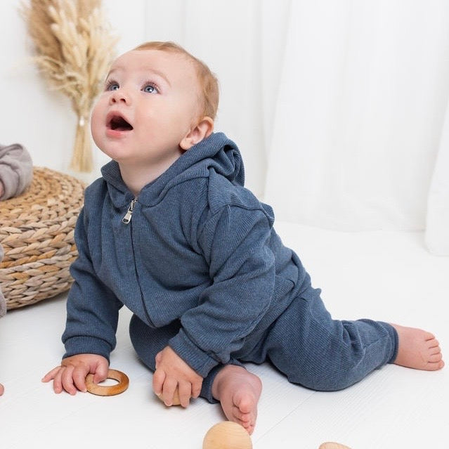 Dolgo nosljiva jopica z medo ušeski (več barv)