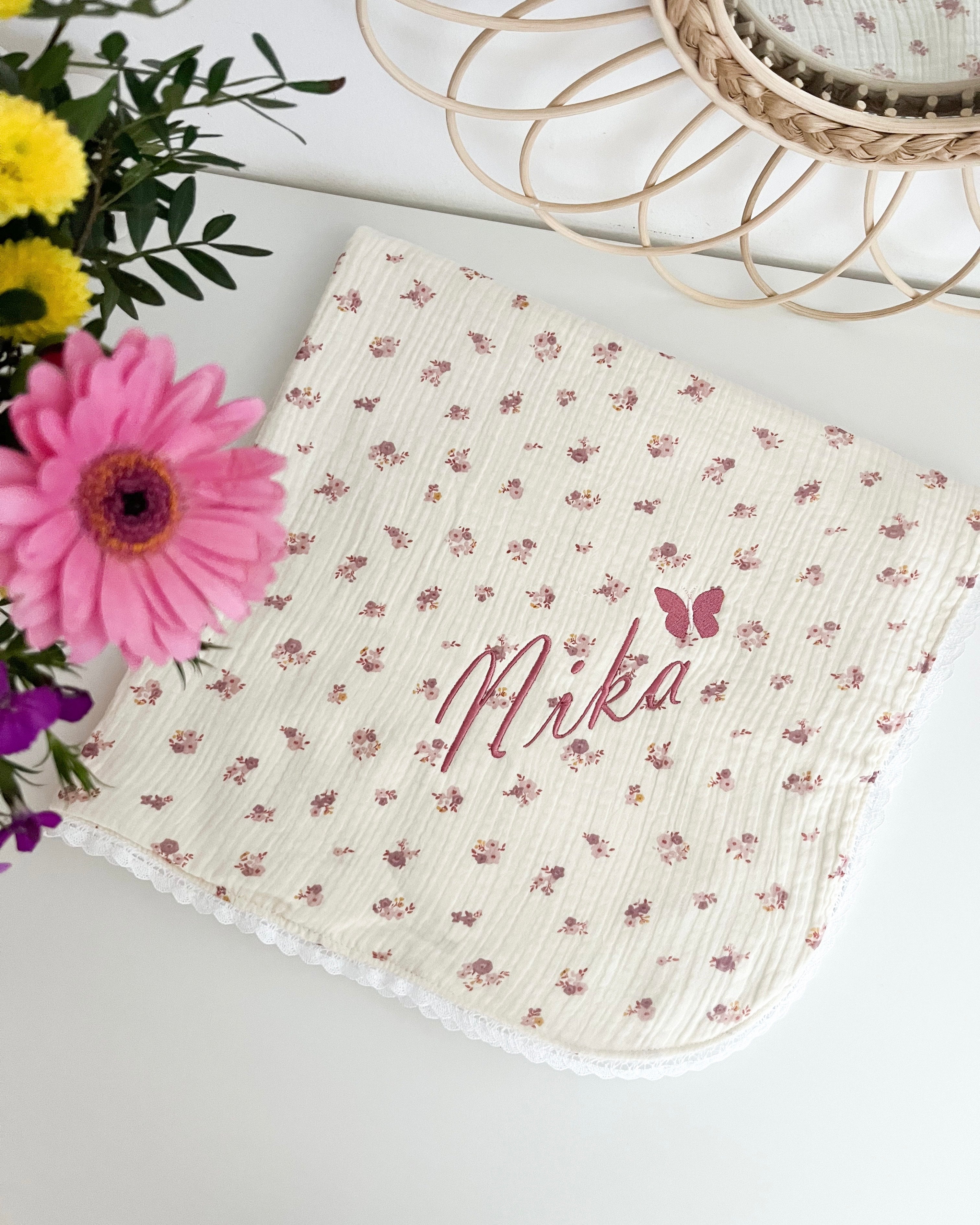 Roses odeja s čipko