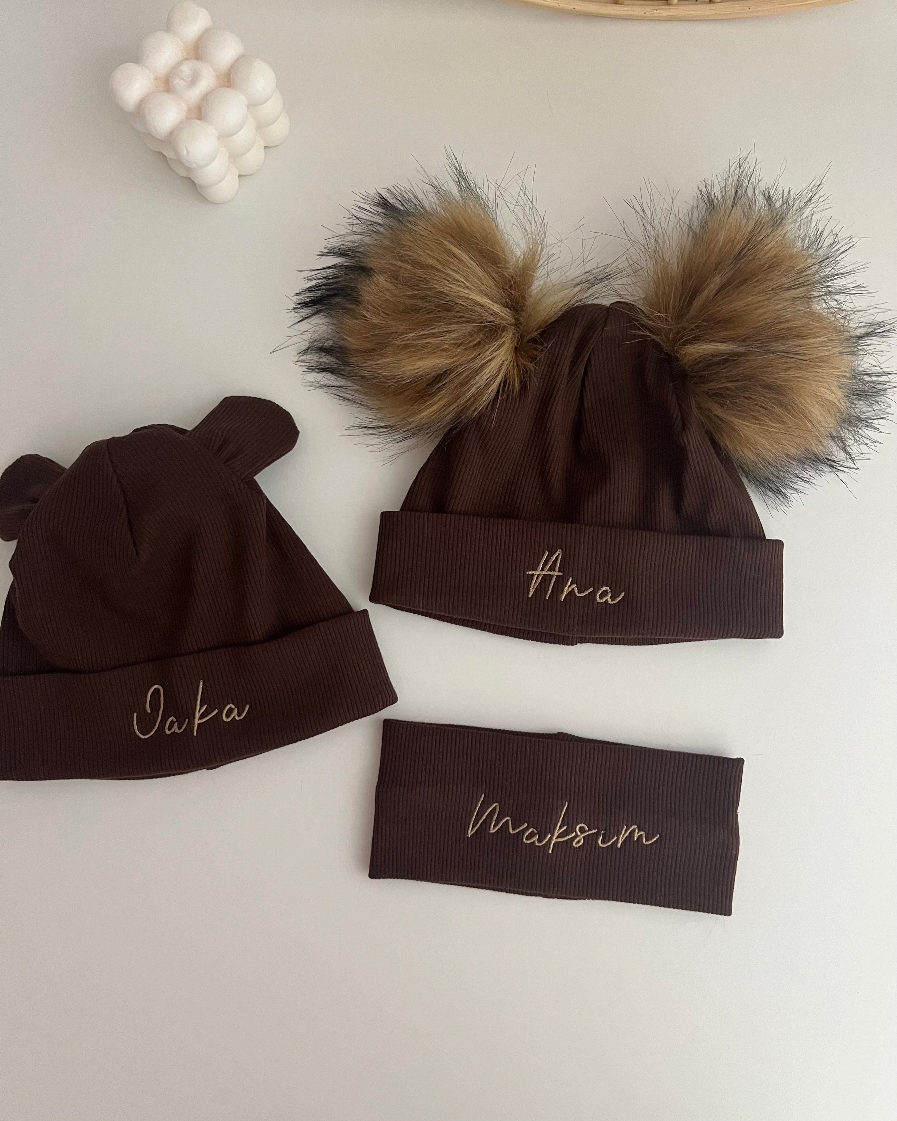 Otroška kapa s cofkoma - choco