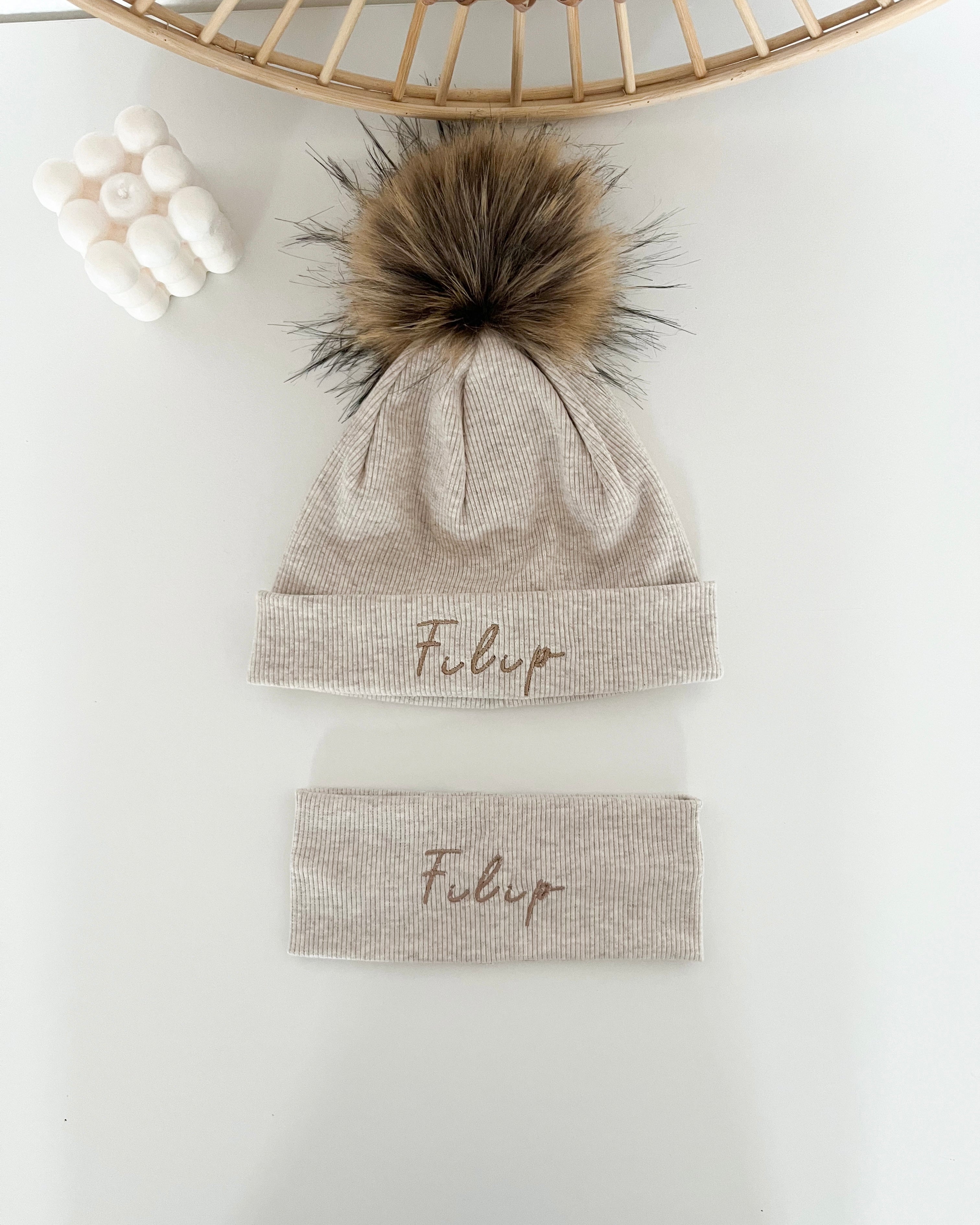 Otroška kapa s cofom - več barv