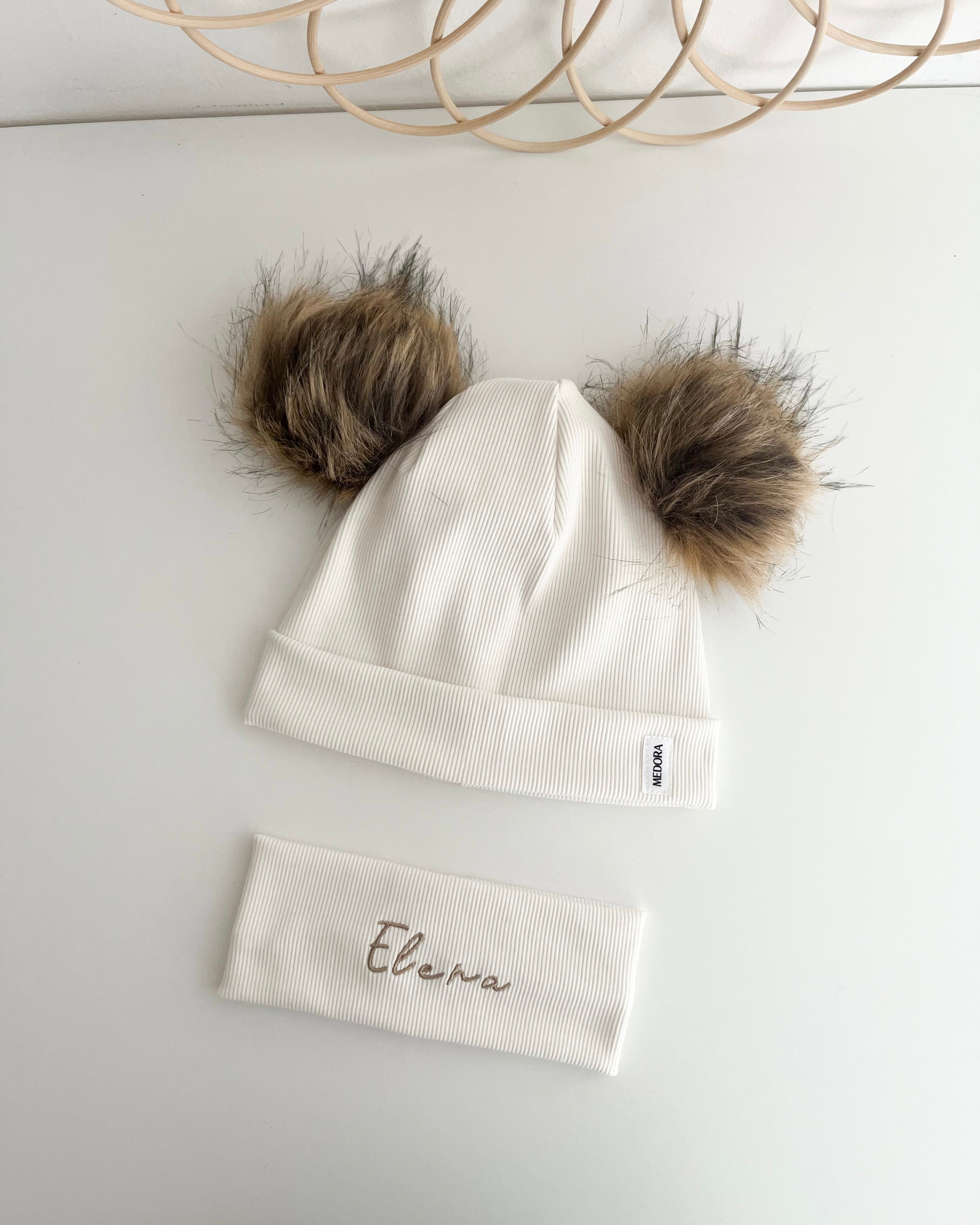 Otroška kapa s cofkoma - cream