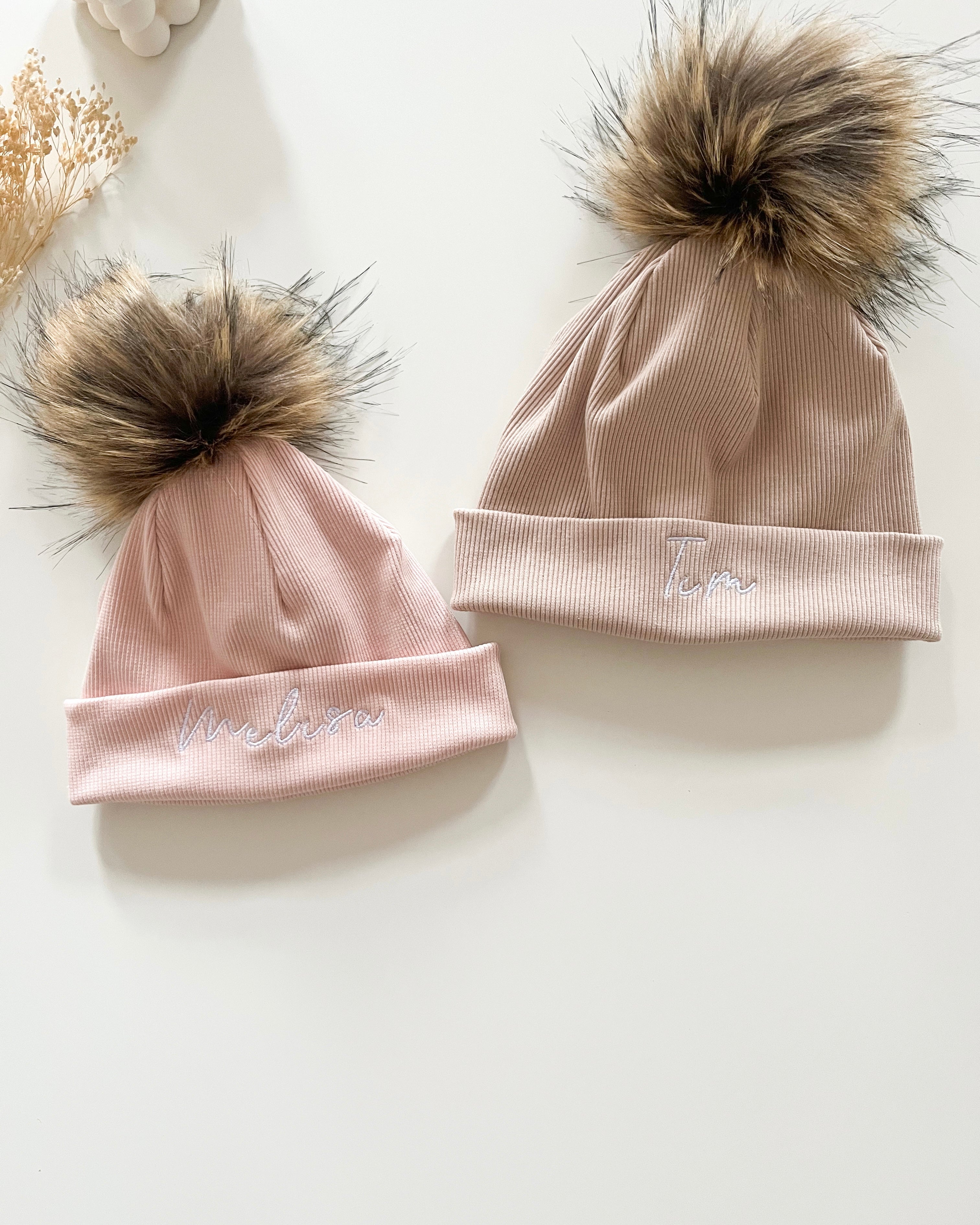 Otroška kapa s cofom - več barv