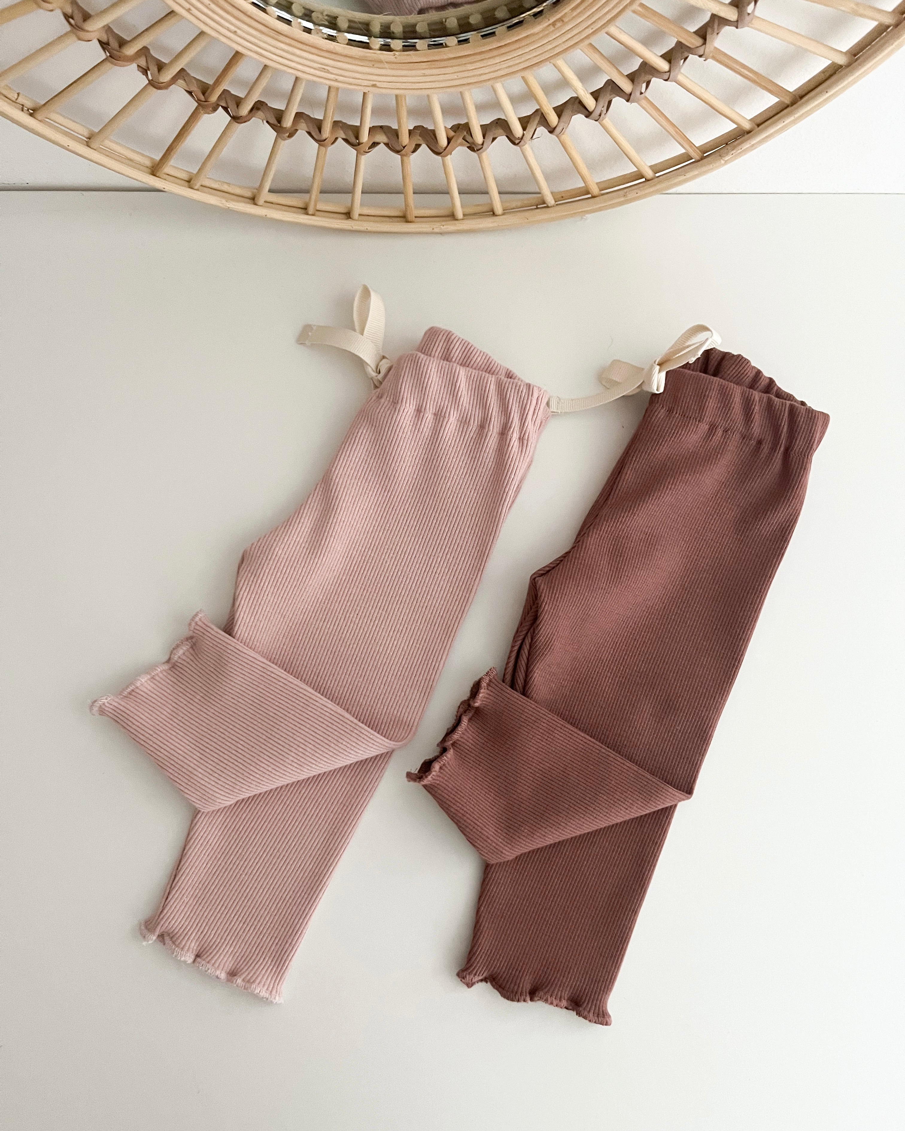 Girly rebraste pajkice