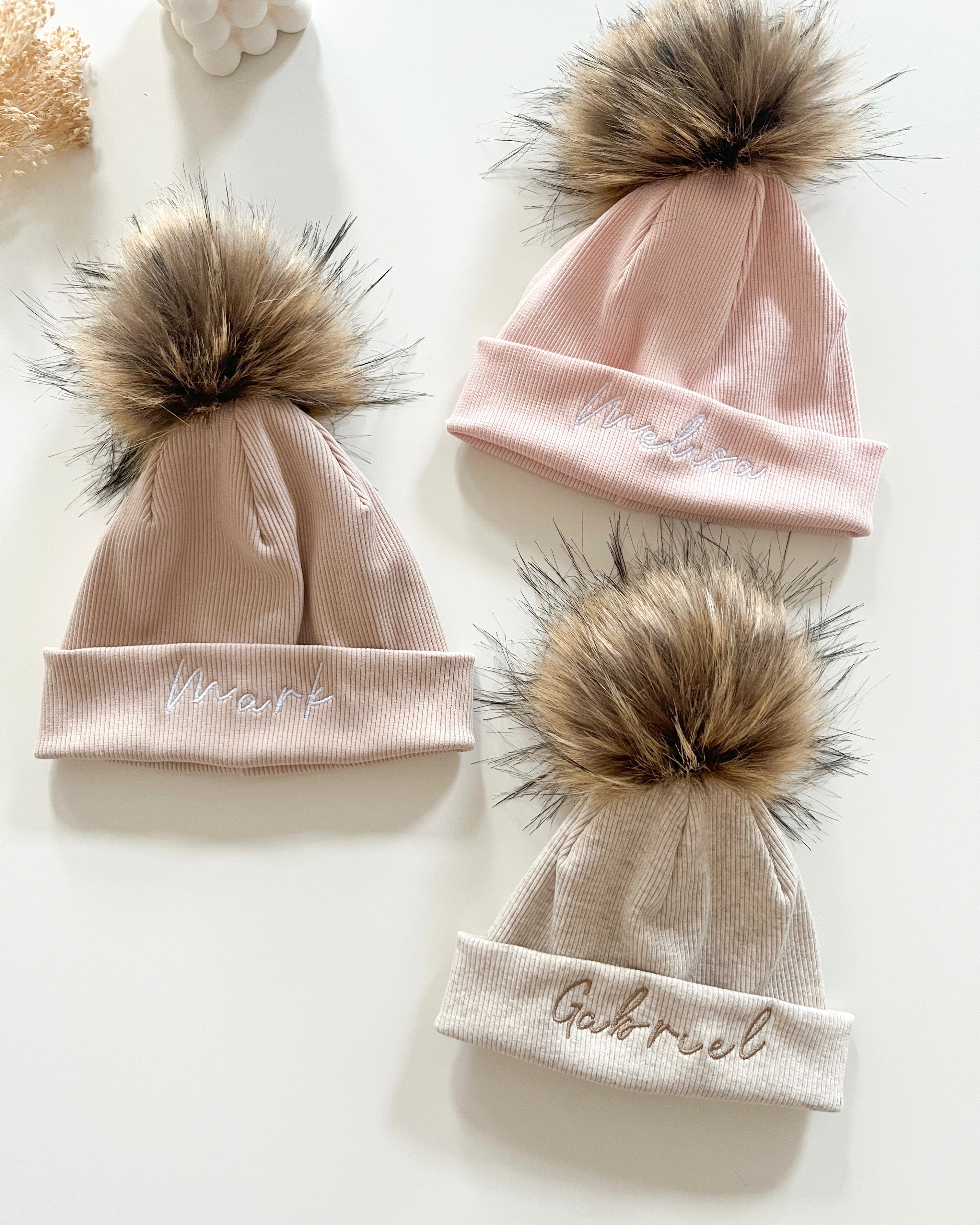 Otroška kapa z 1 cofom - več barv