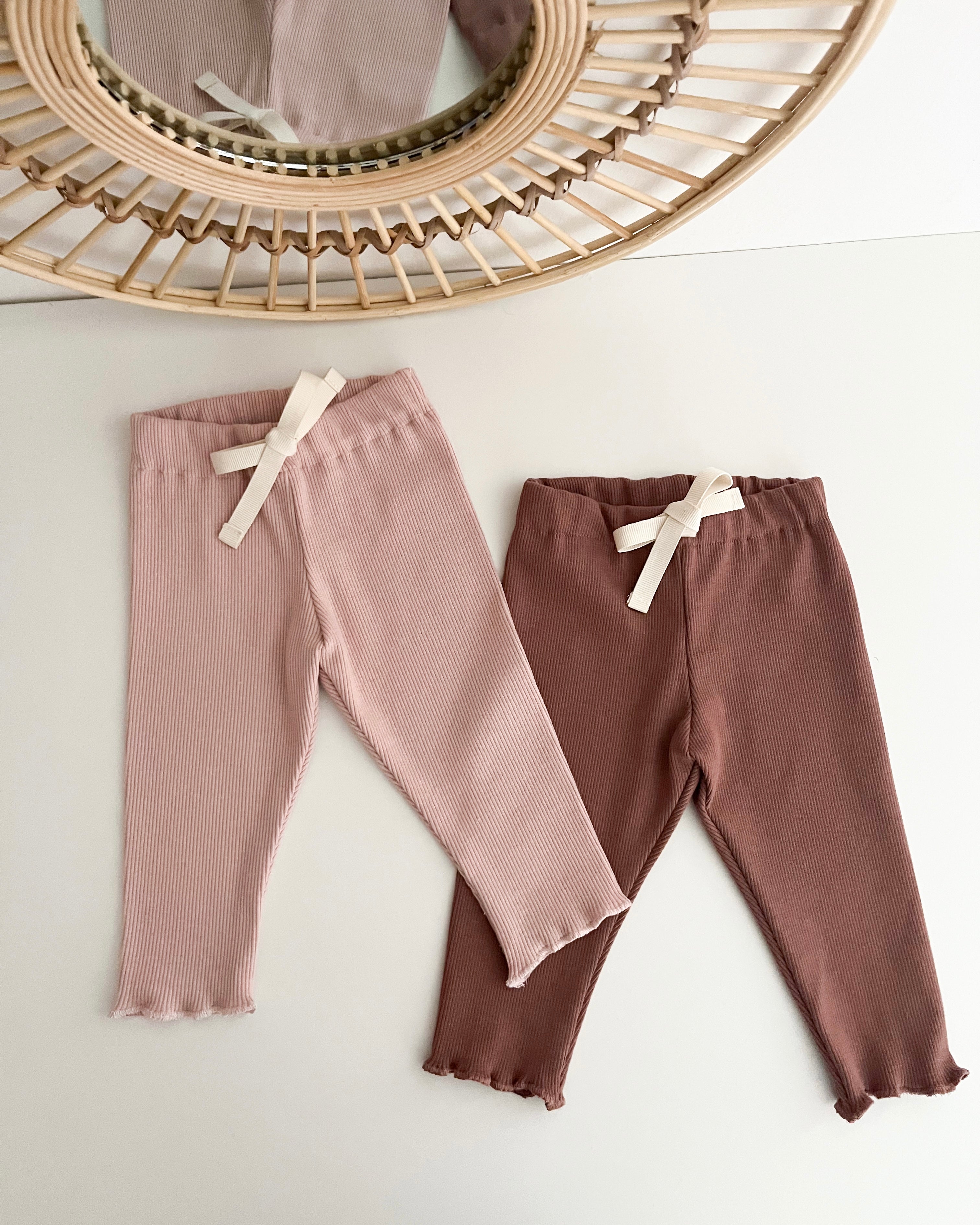 Girly rebraste pajkice