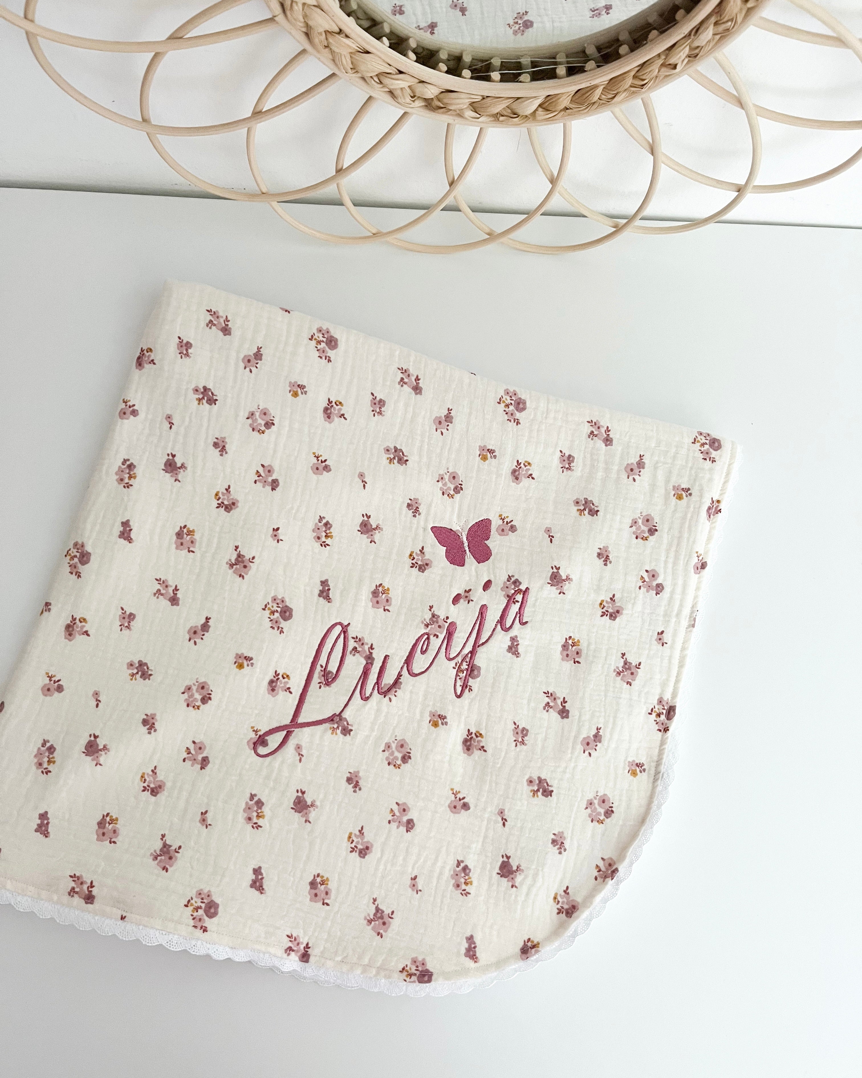 Roses odeja s čipko