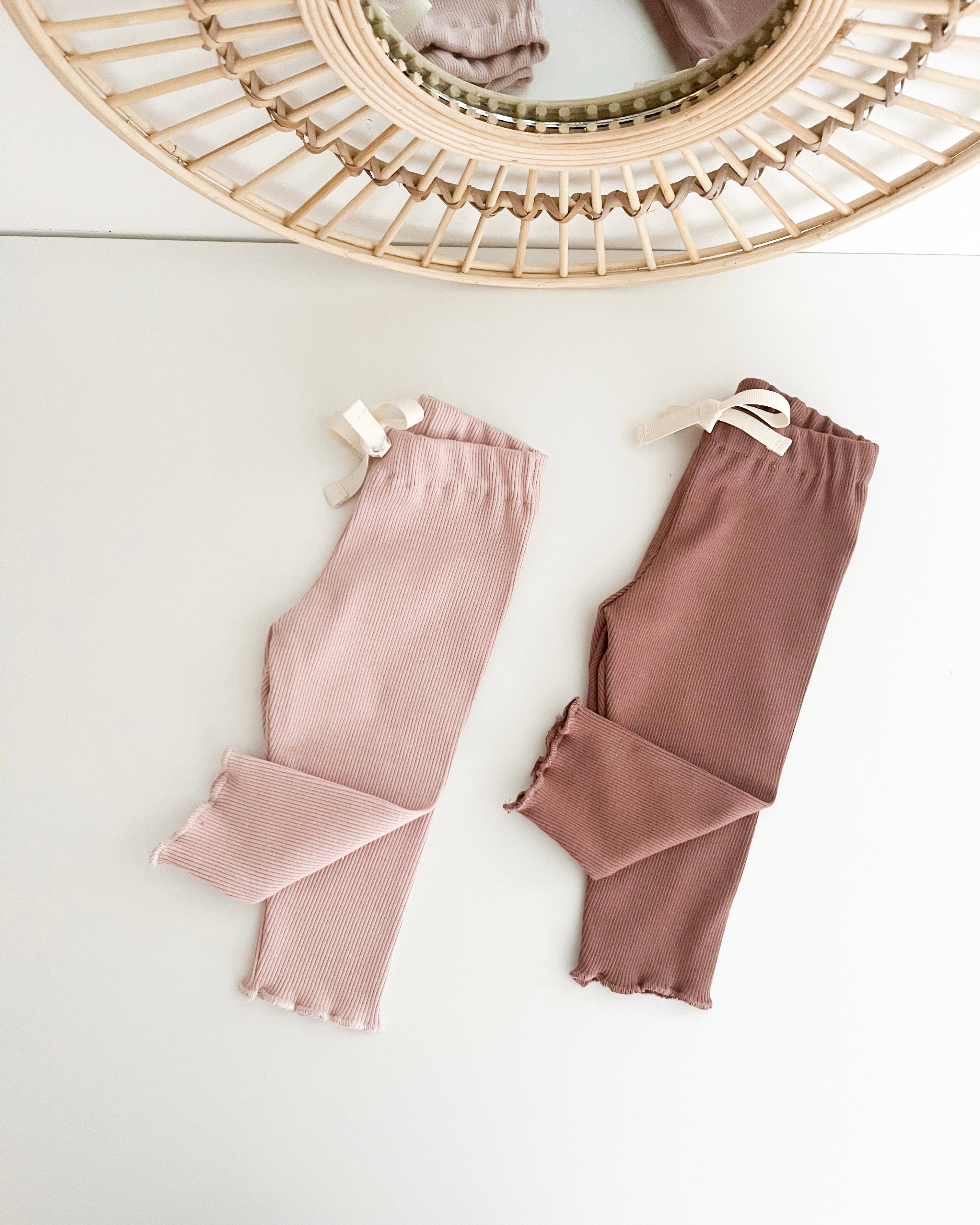 Girly rebraste pajkice