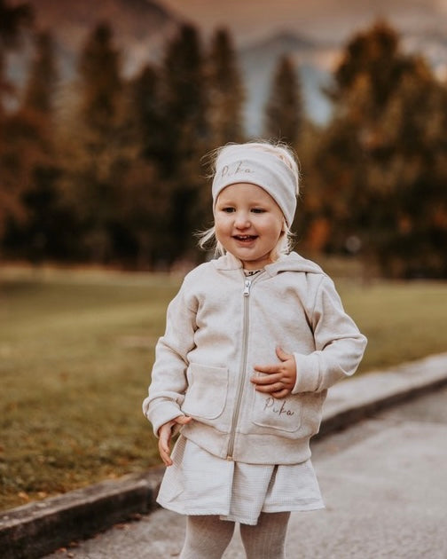 Dolgo nosljiva jopica z medo ušeski (več barv)