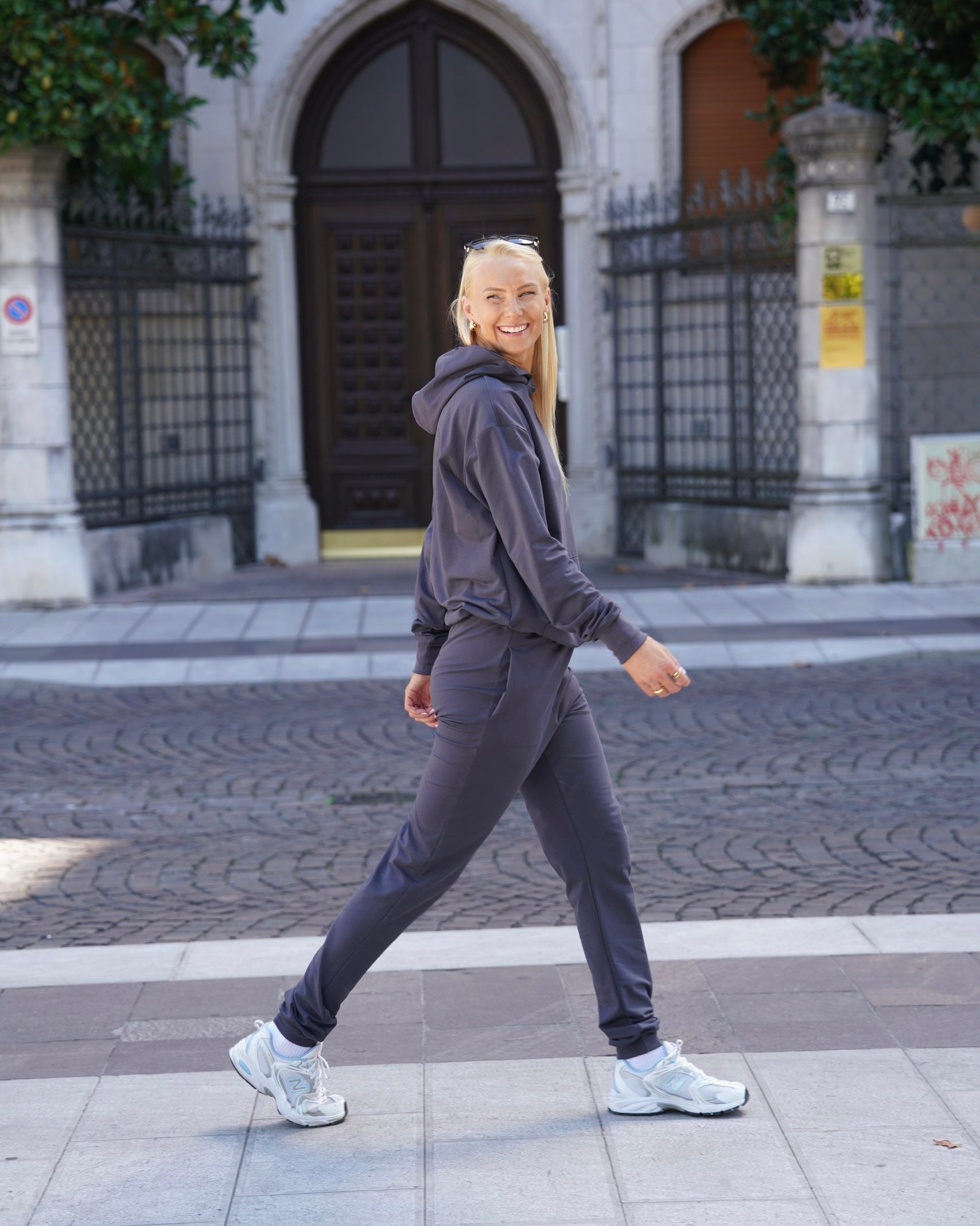 MIDNIGHT ženski ZIP hoodie iz organskega bombaža
