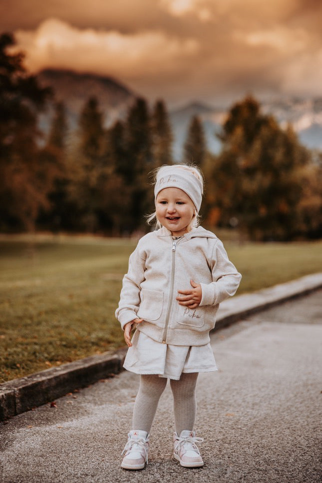 Dolgo nosljiva jopica z medo ušeski (več barv)