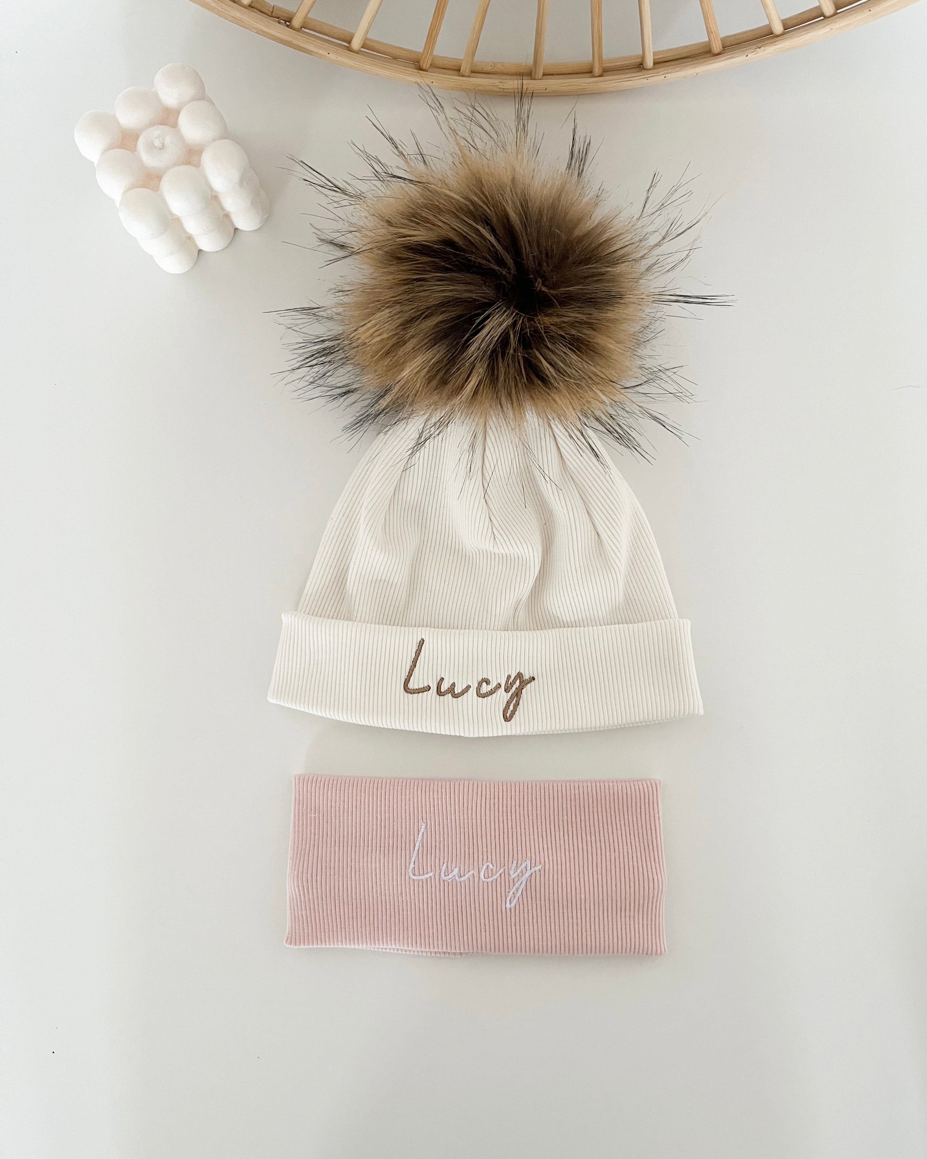 Otroška kapa s cofom - več barv