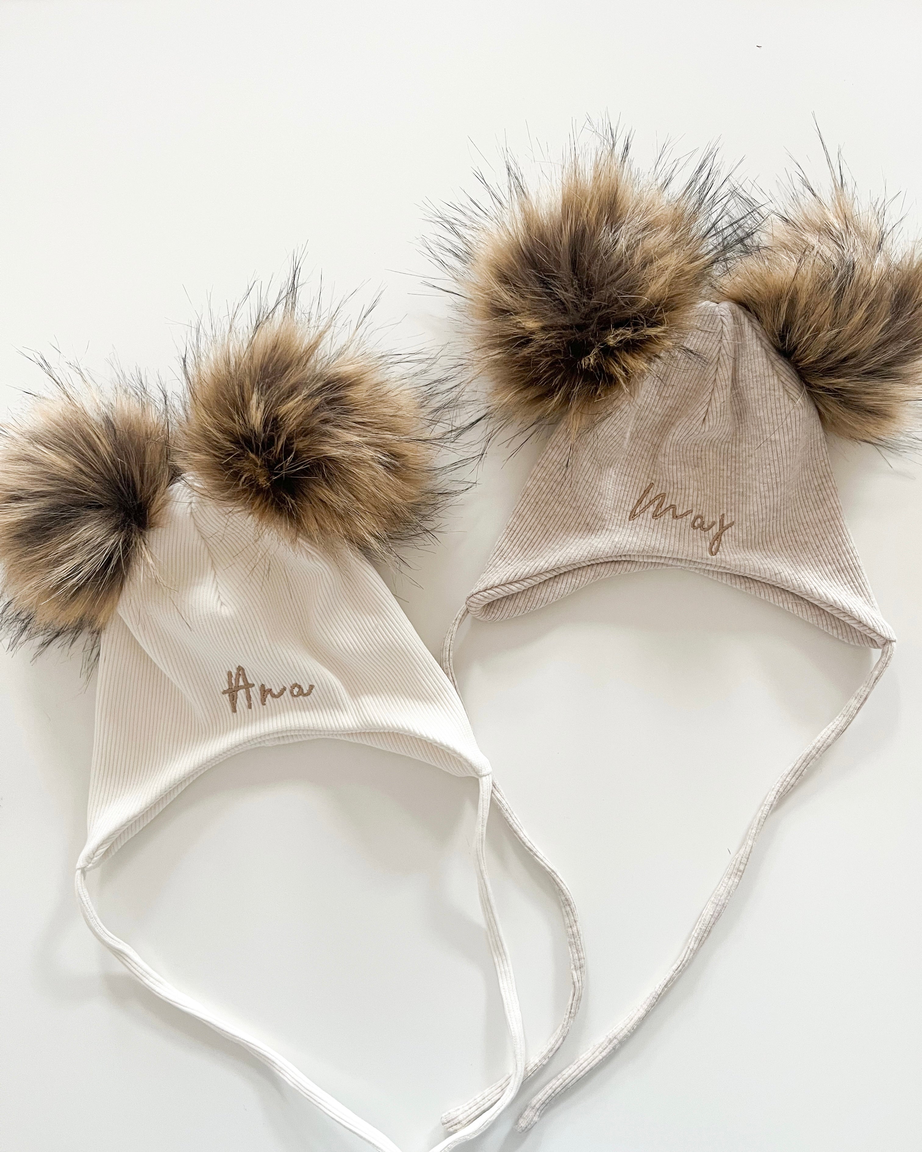 Otroška kapa za zavezat s cofkoma - več barv