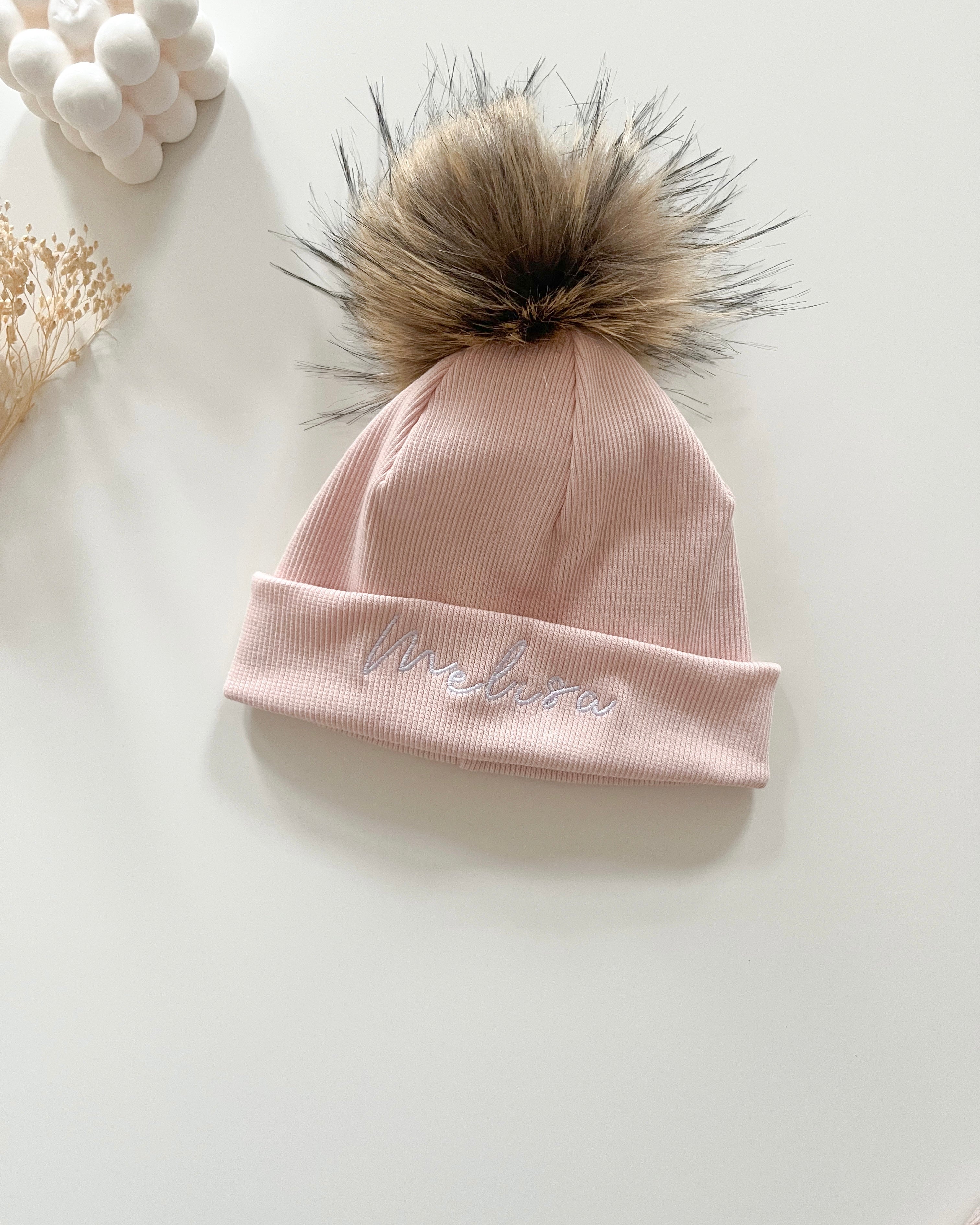 Otroška kapa s cofom - več barv